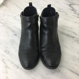 F21 Chelsea Black Booties